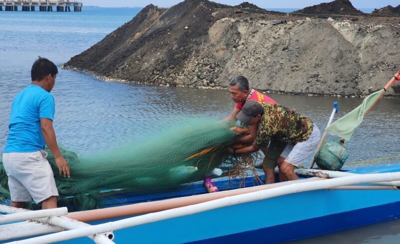 fishermen in partnership with AboitizPower